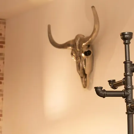 아파트 Vintage Movie The Luxury By Namaste Elite