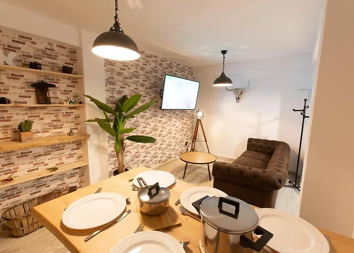 Vintage Movie The Luxury By Namaste Elite Apartment