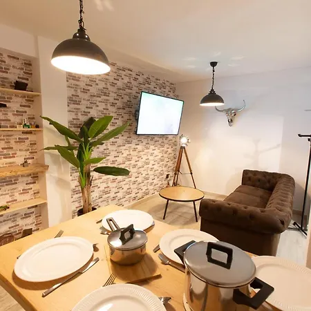 Vintage Movie The Luxury By Namaste Elite Appartement